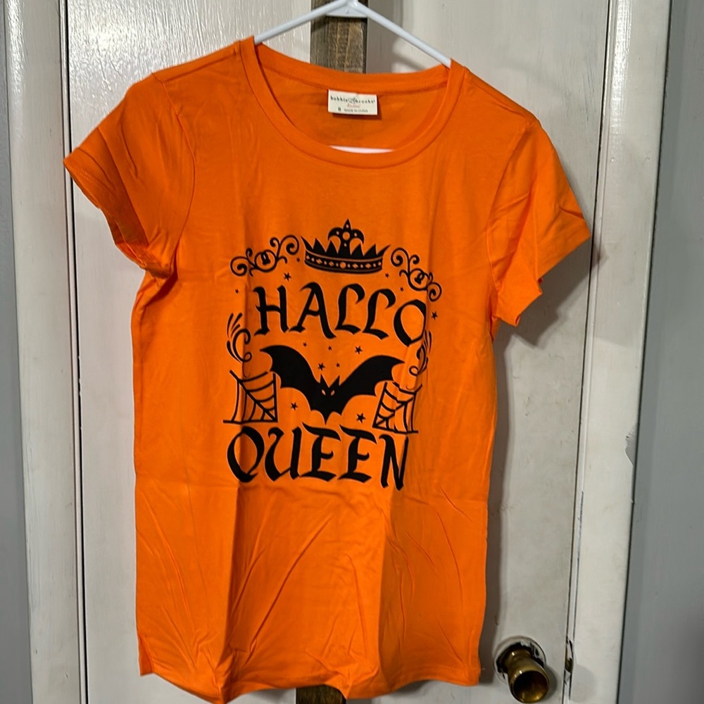 Women’s HalloQueen Short Sleeve Shirt
